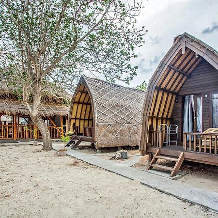 Oyo 1837 Telone Bungalow Palebah Buitenkant foto