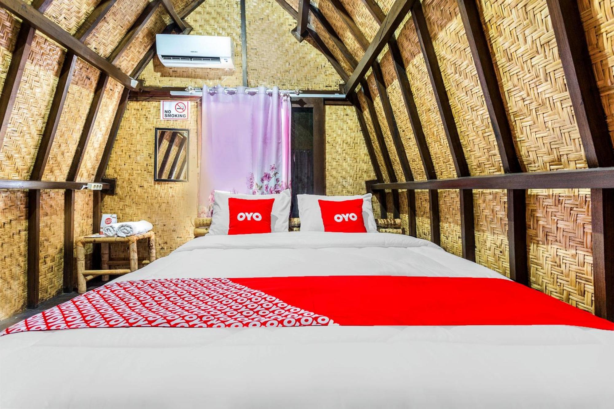 Oyo 1837 Telone Bungalow Palebah Buitenkant foto