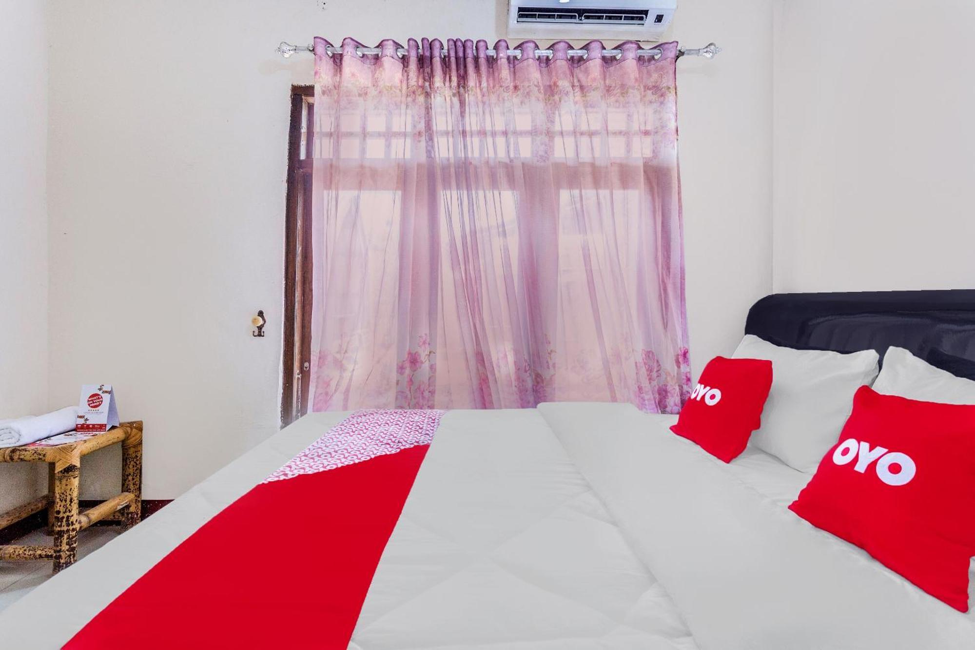 Oyo 1837 Telone Bungalow Palebah Buitenkant foto