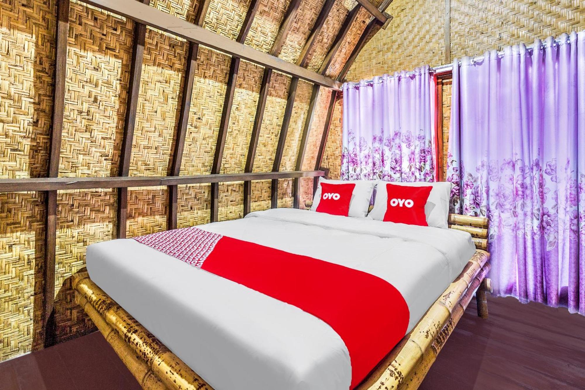 Oyo 1837 Telone Bungalow Palebah Buitenkant foto
