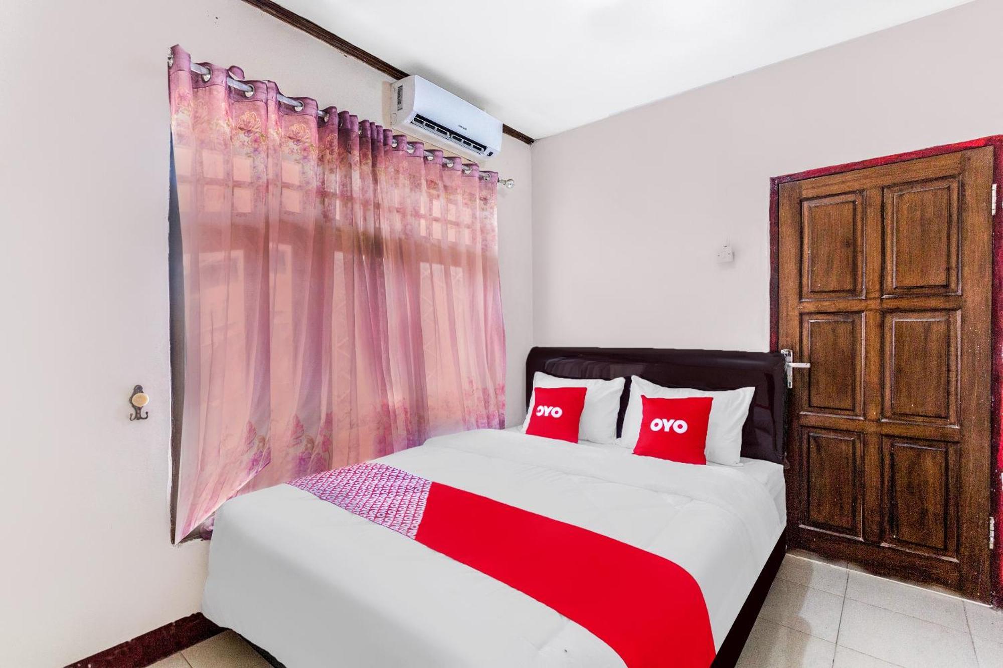 Oyo 1837 Telone Bungalow Palebah Buitenkant foto