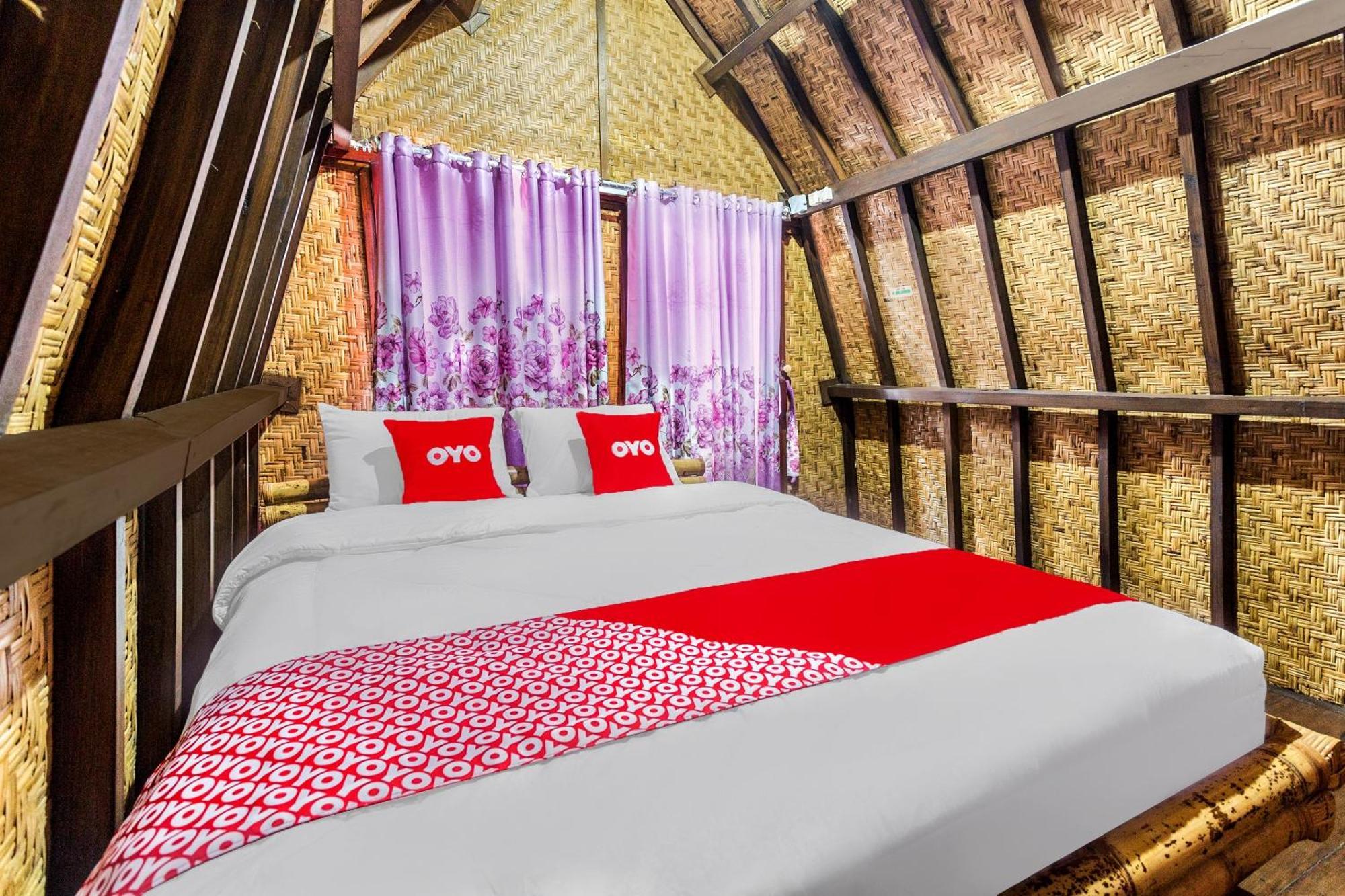 Oyo 1837 Telone Bungalow Palebah Buitenkant foto