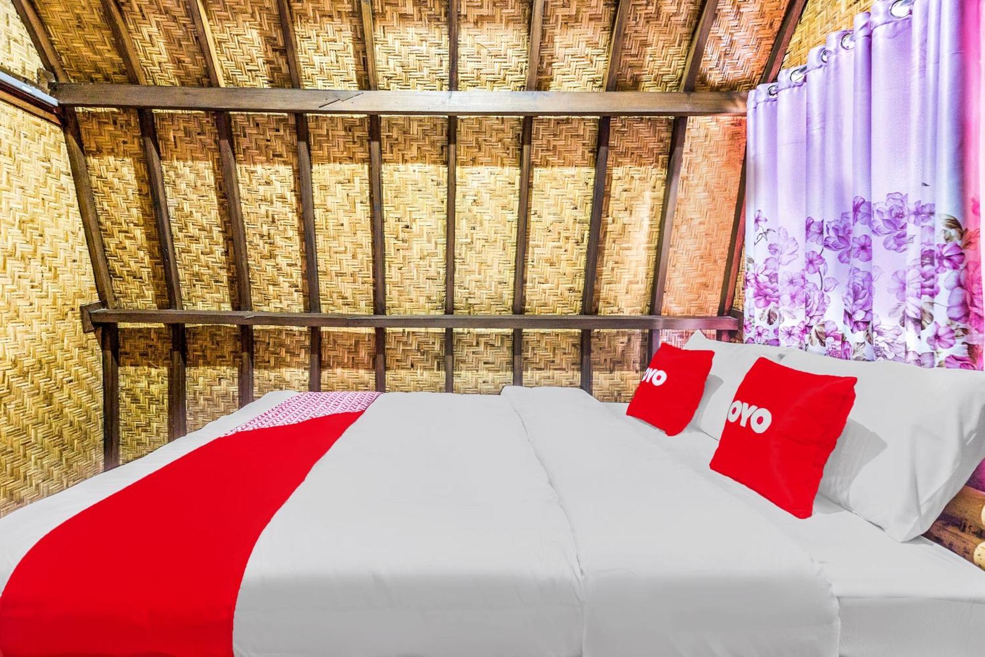 Oyo 1837 Telone Bungalow Palebah Buitenkant foto