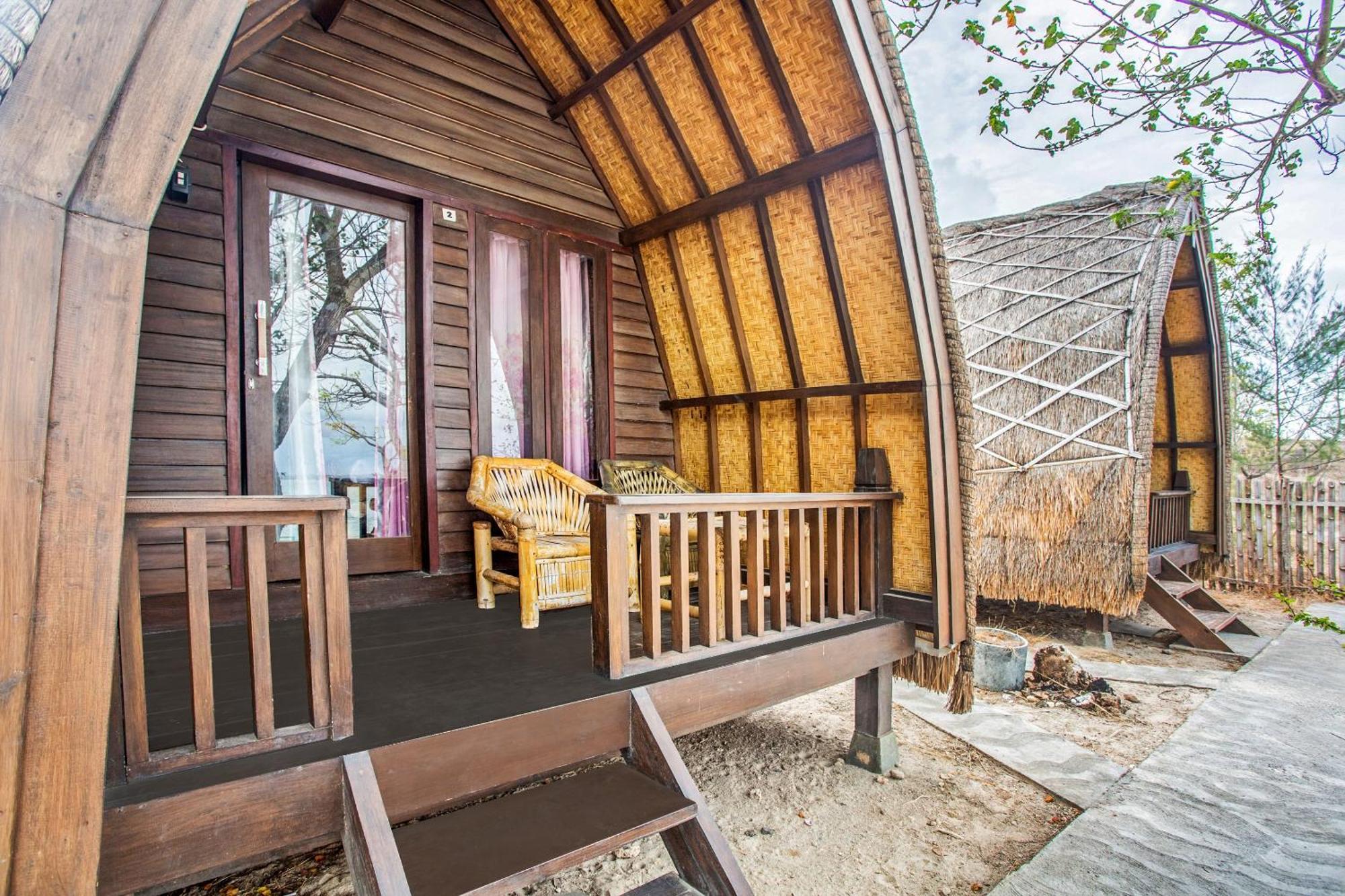Oyo 1837 Telone Bungalow Palebah Buitenkant foto