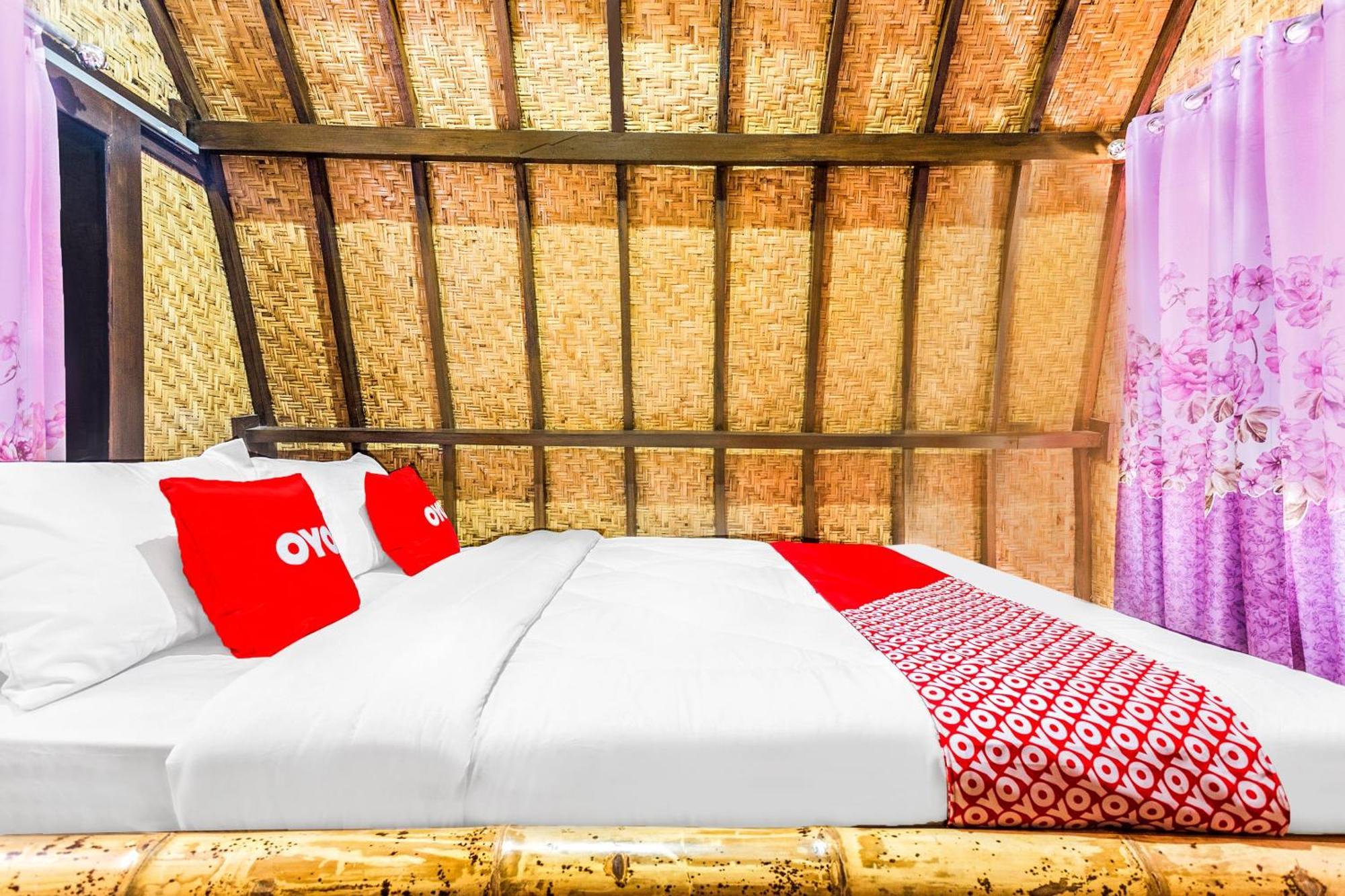 Oyo 1837 Telone Bungalow Palebah Buitenkant foto